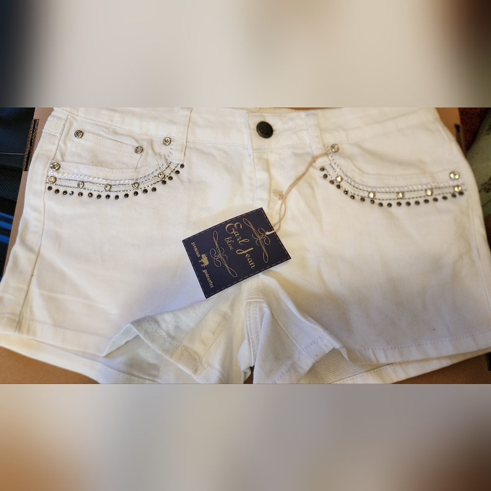 Shorts - Picture 2 of 2